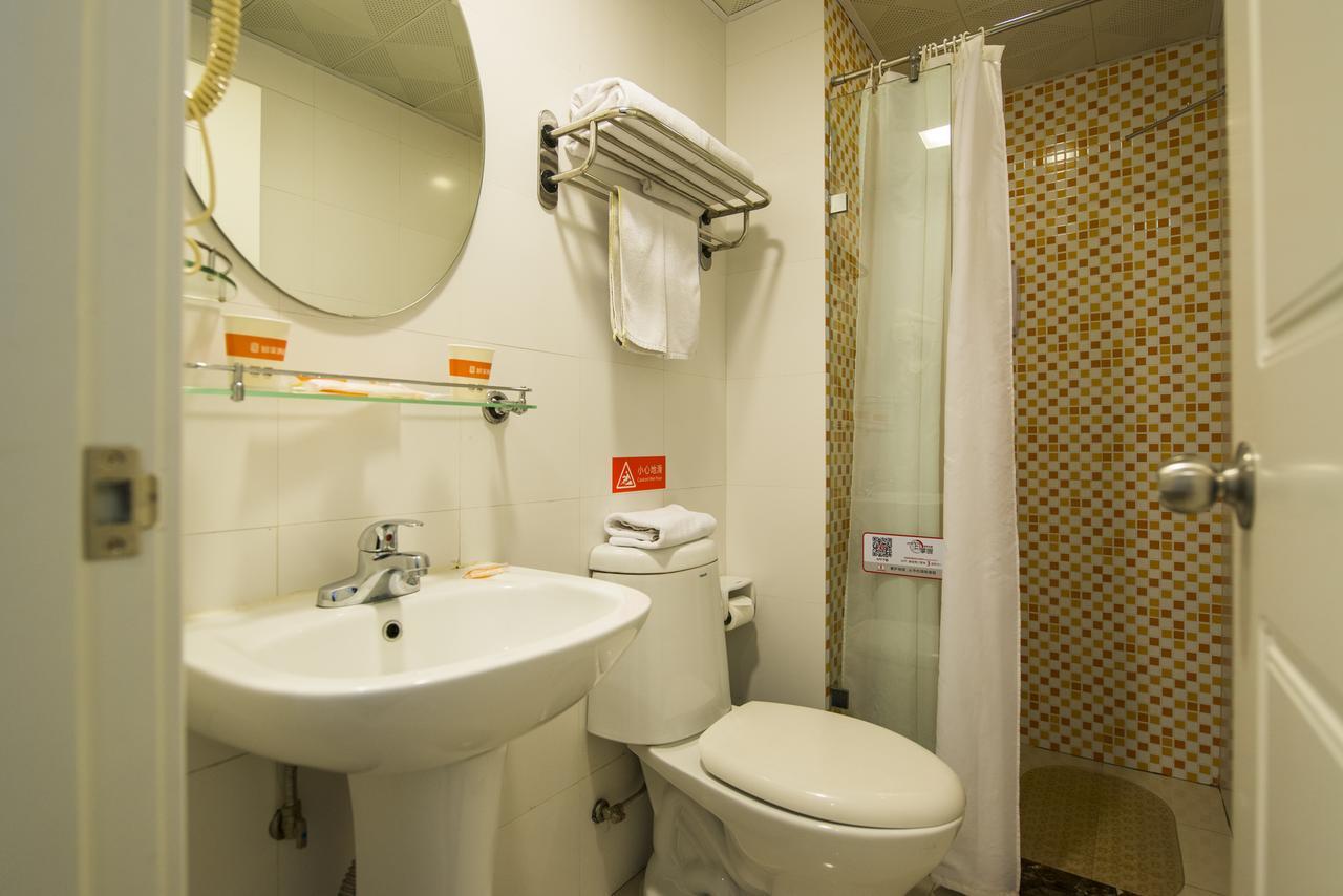 Home Inn Chengdu North Kehua Road Sichuan University מראה חיצוני תמונה